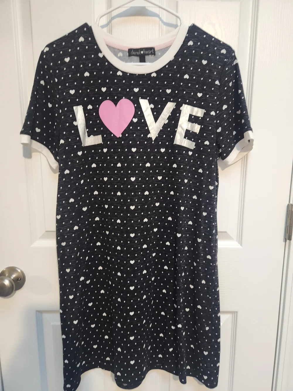 Derek Heart Black Heart-Print 'LOVE' Nightshirt with Pink Heart
